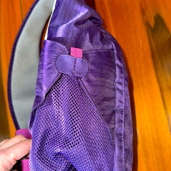 Eddie Bauer Ripstop Shoulder Sling Pack w/Padded Air-Mesh Adjustable Strap - Picture 5 of 6